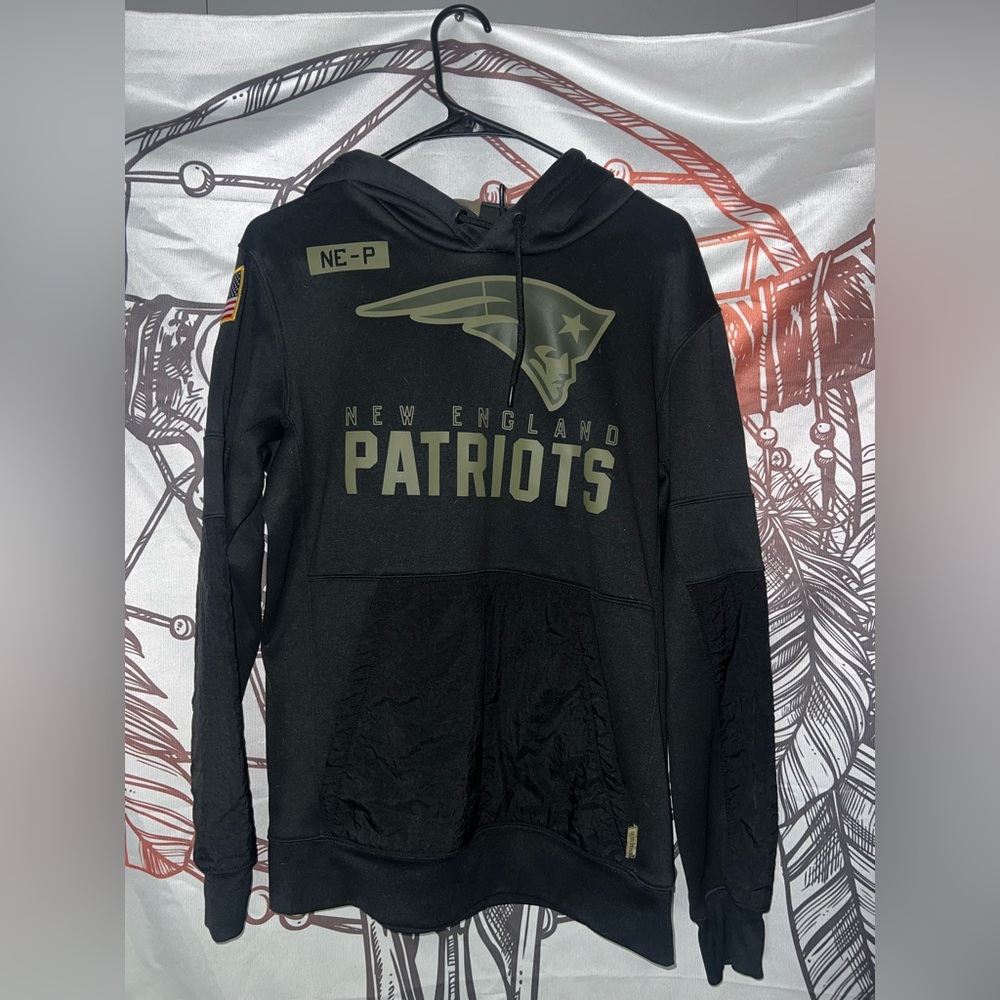 OFFICAL Nike New England Patriots Salute Hoodie!
